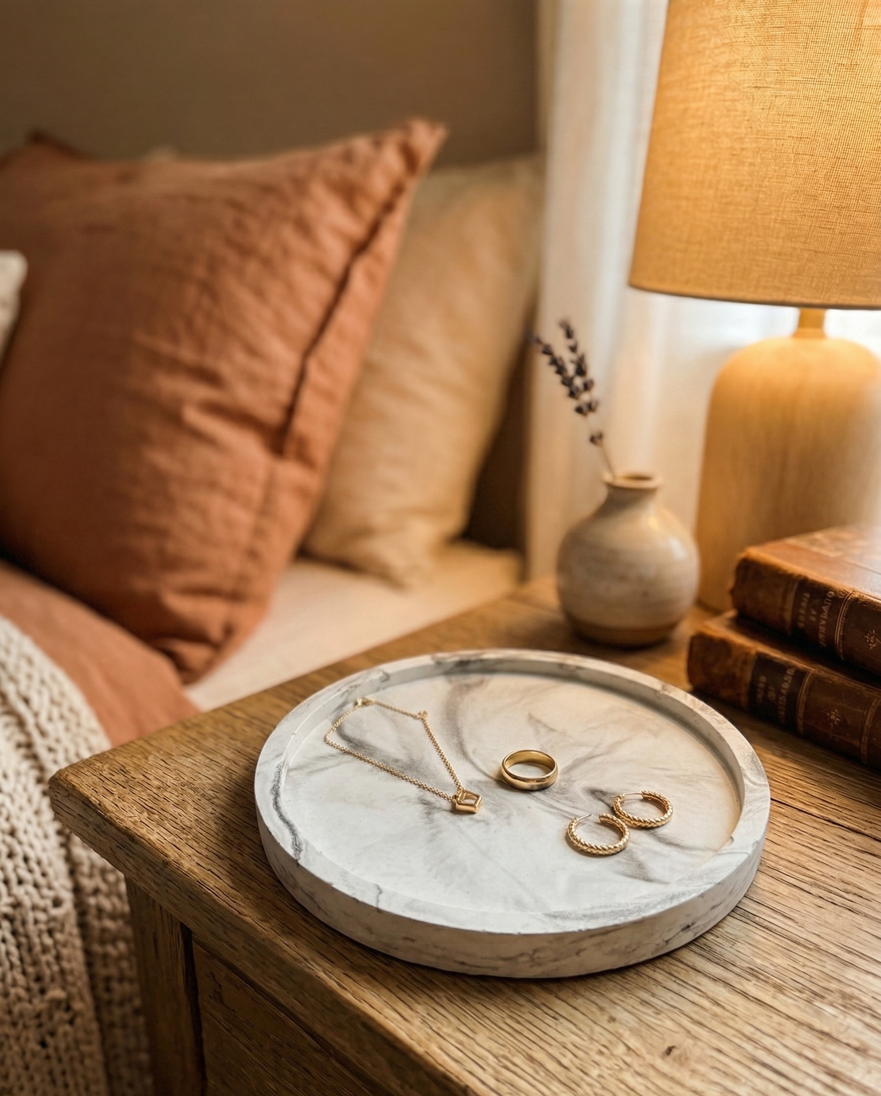 Bandeja redonda blanca minimalista